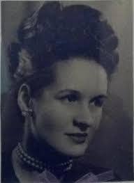 Monica Savage's Instagram, Twitter & Facebook