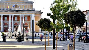 În al doilea rând, bucuria de pe. Pietonala Corvin Hunedoara Posts Facebook