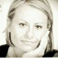 Agi Akins's Instagram, Twitter & Facebook