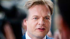 Het congres moet gaan over de interne problemen van de afgelopen tijd en het opstappen van kamerlid pieter omtzigt, zeggen de initiatiefnemers. Wie Is Cda Spekker Hans Van Der Wind Die Ruim Een Miljoen In De Partijkas Stortte Rtl Nieuws