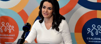 Katalin novák, full name veresné novák katalin éva1 (born 6 september 1977) is a hungarian politician in 2010 she became ministerial advisor in the foreign ministry, then head of cabinet of. Gazdasag Novak Katalin Most Segitene Az Egyedulallo Szulokon Az Ellenzek Kevesli Hvg Hu