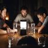 It comes at night dévoile ses premières images étranges et angoissantes, faisant la part belle à une atmosphère malsaine. Https Encrypted Tbn0 Gstatic Com Images Q Tbn And9gcsa6ly36zvny Okiurwbagfrbaouq09drbz1pcj5umlniauxewy Usqp Cau