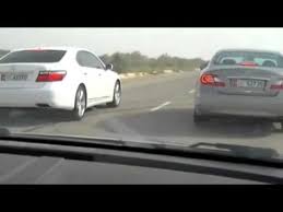 تسارع إنفينتي إم 56 موديل 2012 مع لكزس 460 موديل 2011 youtube