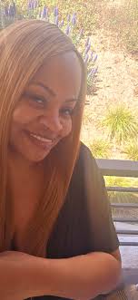 Hi 👋 Everyone! I'm an RD, MS, work I'm Bariatrics and Sports Nutrition for  kids/teens. Ask me anything, haha, well almost anything. I would love to  know more about the group members