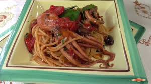 Il piatto deve il suo nome. Spaghetti Con I Moscardini Piatto Unico Youtube