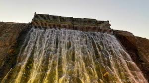 قرية همشين، جامع أورخان غازي. Khor Fakkan Waterfalls Is One The Latest Attraction Just Opposite To The Khor Fakkan Beach Not Much To Do Around Here Other Than Enjoy The Waterfalls And Walk Around The Open Amphitheatre