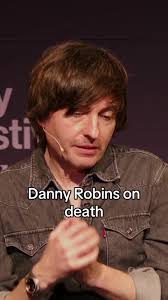 Danny Robins: Reflexiones sobre la muerte y el miedo