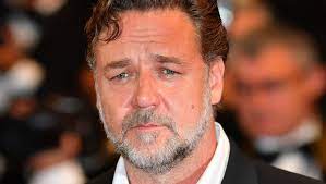 With an intense breakout performance as a racist. Russell Crowe U Yikan Olum Baba Acisi Magazin Haberleri