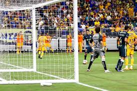 Jun 08, 2021 · en edinburg, texas, a unos kílometros de mcallen y de la frontera entre tamaulipas y estados unidos, el 7 de julio, chivas estará en el terreno de juego con tigres.en la también texana ciudad de san antonio, el 11 de julio, se enfrentará a los rayados de monterrey. Tigres And Club America Draw Big Crowd To Inaugural Liga Mx Event At Alamodome