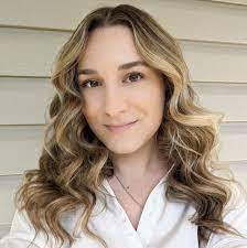 Carissa Buckley's Instagram, Twitter & Facebook