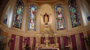 The pews in the chapel have been turned to face the main. St Peter S Church Bandra Holy Mass Sunday 07th March 2021 10 00 Am Youtube