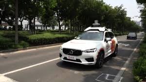 Con conducente senza conducente lungo termine. I Taxi Senza Conducente Conquistano Le Strade Di Shanghai Youtube