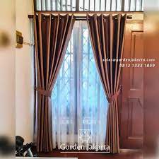 Nah, berikut ini ada tips yang dapat membantu anda memilih gorden yang tepat untuk ruang tamu rumah anda. Model Gorden Terbaru Warna Coklat Ruang Tamu Warna Pondok Bambu