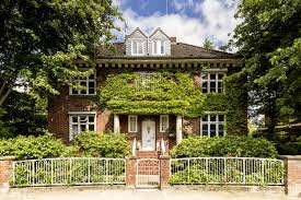 Die idyllische, wenig befahrene straße in groß flottbek ist gesäumt von. Gross Flottbek Immobilienmakler Hamburg Qualitat Seit 1964 Wullkopf Eckelmann
