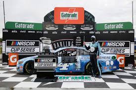 Formula 1 and nascar might be poles apart in just about every respect, but that hasn't stopped grand prix racers past and present from trying out or nascar tempted a handful of f1 stars to compete in the american 500 at rockingham in 1967. Harvick Wins At Darlington As Nascar Returns To Racing Wilmington News Journal