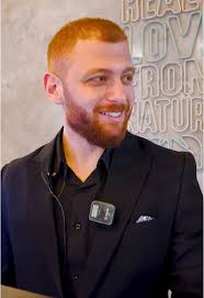 Everyone knows that one friend who thinks being a “food blogger” gets you a  free meal. We built the video around: • Introducing Ahmad Al Abdalla’s  variety through a full-table order. • Using Reem’s ...