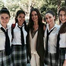 Serial drama 'bunga yang terluka' menceritakan tentang gadis muda berusia 17 tahun bernama eylul (biran damla yilmaz). Bunga Yang Terluka Antv Posts Facebook