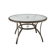 Things To Consider While Choosing Round Outdoor Table Topsdecor Com In 2020 Outdoor Dining Table Round Outdoor Dining Table Patio Dining Table