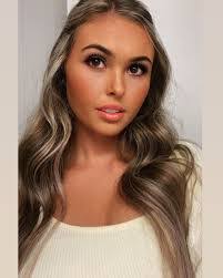 Cassie Beam's Instagram, Twitter & Facebook