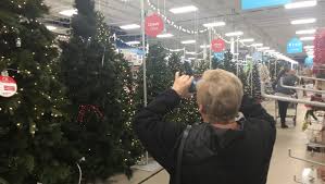 Christmas sweater herren zum kleinen preis hier bestellen. At Home Display Of Artifidcial Christmas Trees Defies Nature Gravity