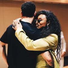 Ntombezinhle jiyane is a south african dj, producer, media personality, and business woman, who is better known by her stage name dj zinhle. Did Aka Propose To Dj Zinhle Akaproposestozinhle News365 Co Za
