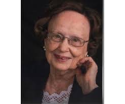 Kim Reavis's Instagram, Twitter & Facebook