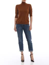 These sweaters have been in use by soviet divers since long ago. Alberta Ferretti Camel Pure Wool Turtleneck Sweater Turtlenecks Polo Necks A093066000098