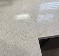 Pentola calda sul piano di lavoro in quarzo, come ripararlo ...