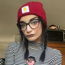 Cassandra Lentz's Instagram, Twitter & Facebook