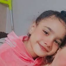 منقول دي اختي تاهت من ساعه اسمها رودينا عزت هي عندها ثمان سنين يا ريت اي حد  يلاقيها يكلمني الارقام دي 01110036082 01112257583 01102403732