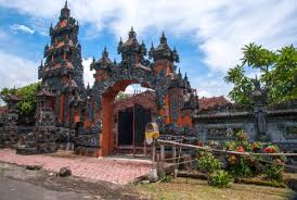 Namun, kebanyakan orang belum mengetahui nama rumah adat bali tersebut beserta dengan bagian yang ada di dalamnya. Ingin Hunian Eksentrik Rumah Adat Bali Bisa Jadi Inspirasi Futuready