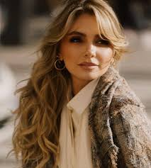 Angélica Rivera regresa, la famosa actriz es la protagonista de la serie  “Con Esa Misma Mirada”, nueva versión de Mirada De Mujer, muy pronto en Vix  🫨🎥