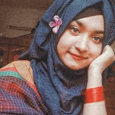 Soap Opera Style! American Mariam Sobh is a Chicago-based actor, comedian,  digital content creator, and award-winning journalist. She wrote and  starred in “Headscarf Above Water”, a multidimensional one-woman show that  sold out