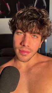 Daily Kissing Habits in Relationships