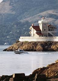 The East Brother Island Light Station Located On E B Island In San Rafael Bay Richmond California Usa Bu Lighthouse Beautiful Lighthouse Lighthouse Hotel