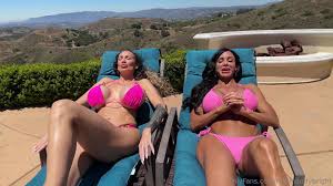 Mandy Bright, Jewels Jade - Huge Boobs 3 Way [OF]