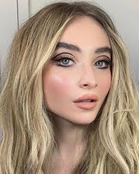 Nikki Makeup On Instagram Graphic Liner Shapes For Beautiful Sabrinacarpenter Today Hair Rio Hair Assisted By My Ang Hair Makeup Makeup Looks 70s Makeup