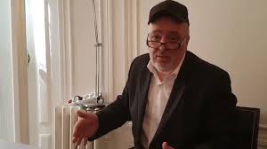 Sarah halimi was a retired french physician and schoolteacher who was attacked and killed in her apartment by her neighbor on 4 april 2017. La Famille De Sarah Halimi Veut Faire La Lumiere Sur Un Assassinat Antisemite En Plein Paris Rt En Francais