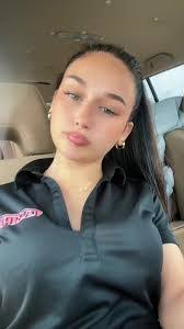 Cora Okeefe's Instagram, Twitter & Facebook