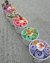 972 Likes 11 Comments Chelo Creamery Chelocreamery On Instagram Rolled Ice Cream Would Help With The Hot Roll Up Ice Cream Ice Cream Desserts Ice Roll