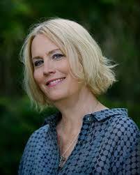 Sarah Weeks's Instagram, Twitter & Facebook