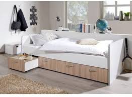 Nello stesso spazio occupato dal letto trova posto una soluzione d'arredo disponiamo di una vasta gamma di letti con contenitore e letti cassettone adatti a ogni stile d'arredamento e spazio: Nyul Kanyarog Vigyorgo Letto Ikea Cassetti Amazon Annasebes Com