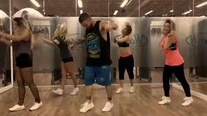 estribillo 1 si conmigo te quedas o con otro tú te vas no me importa un. Felices Los 4 By Maluma Adapted For Zumba Choreography Tokyvideo