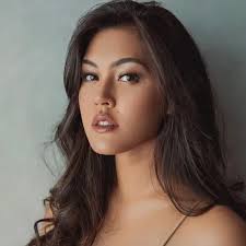 6 Pesona Rebecca Tamara, Sepupu Megan Domani yang Curi Perhatian