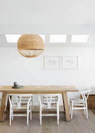 What do you need for a coastal dining room? Gallery A Modern Beach House In Sydney Minimalist Dining Room Minimalist Dining Room Decor Scandinavian Dining Room