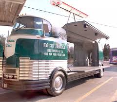 Peter Pan Selling 1930s Gm Futurliner 1 Of 9 Remaining On Ebay Cars Trucks Classic Tractor Gmc Trucks