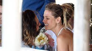 Auf instagram teilt heidi klum zwar gern fotos ihrer liebe zu tom kaulitz. Heidi Sei Nach Jawort Mit Frau Kaulitz Angesprochen Worden Promiflash De