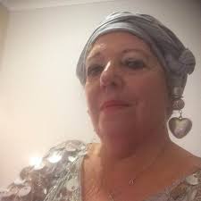 Can anyone help. I need someone to replace a headlamp, near side dip beam  bulb. On my Fiat 500. It is very tricky. To retrieve a pair of plyers  possibly. Bowels of