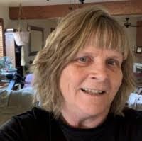 Cindy Halstead's Instagram, Twitter & Facebook