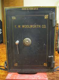 By jane (2/27/2006) i have a herring hall marvin five drawer file safe and also have the combination, but i. Herring Hall Marvin Co Floor Safe Antique Made In Hamilton Ohio Circa 1900 S Floor Safe Antique Safe Safe